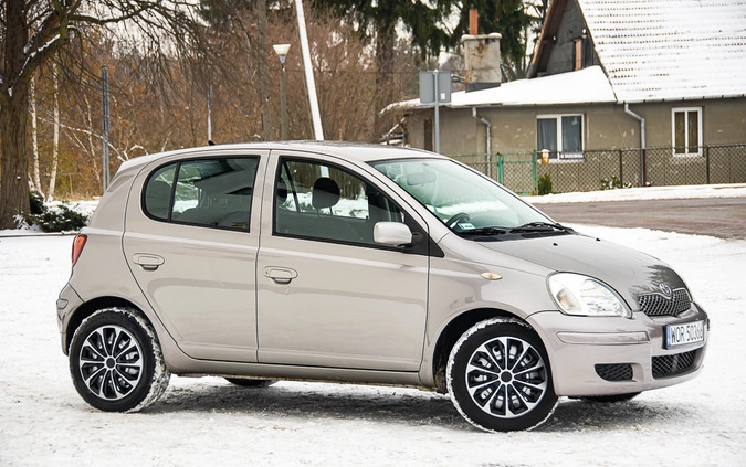 Toyota Yaris cena 10000 przebieg: 160000, rok produkcji 2005 z Łęczyca małe 562